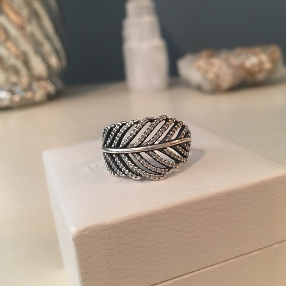 PANDORA Light as a Feather Sterling Silver Ring - Picture 6 of 9